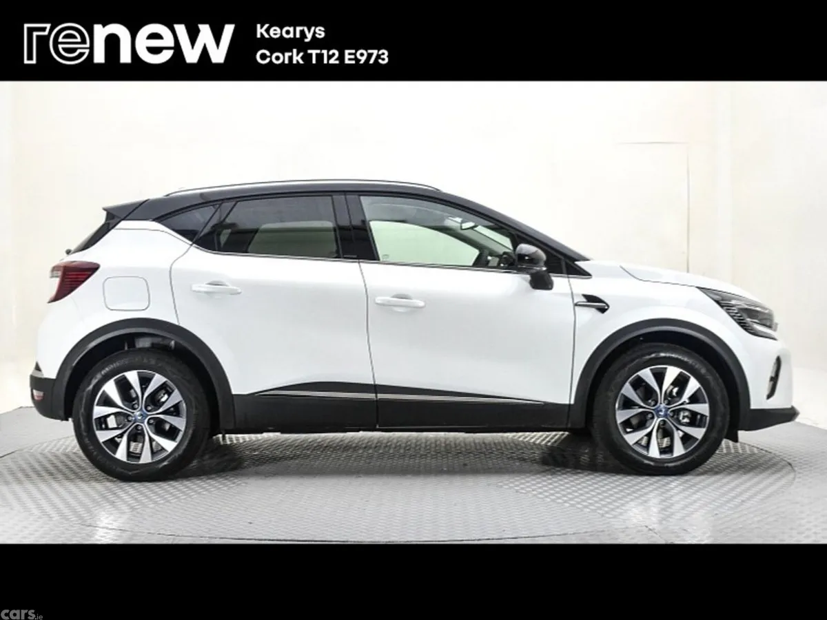 Renault Captur SUV, Petrol Plug-in Hybrid, 2023, White