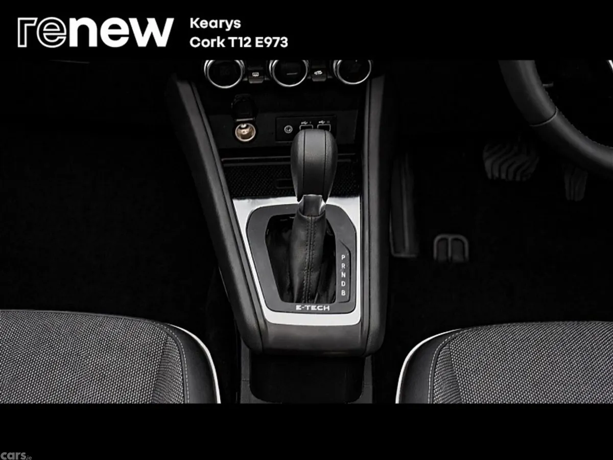 Renault Captur SUV, Petrol Plug-in Hybrid, 2023, White