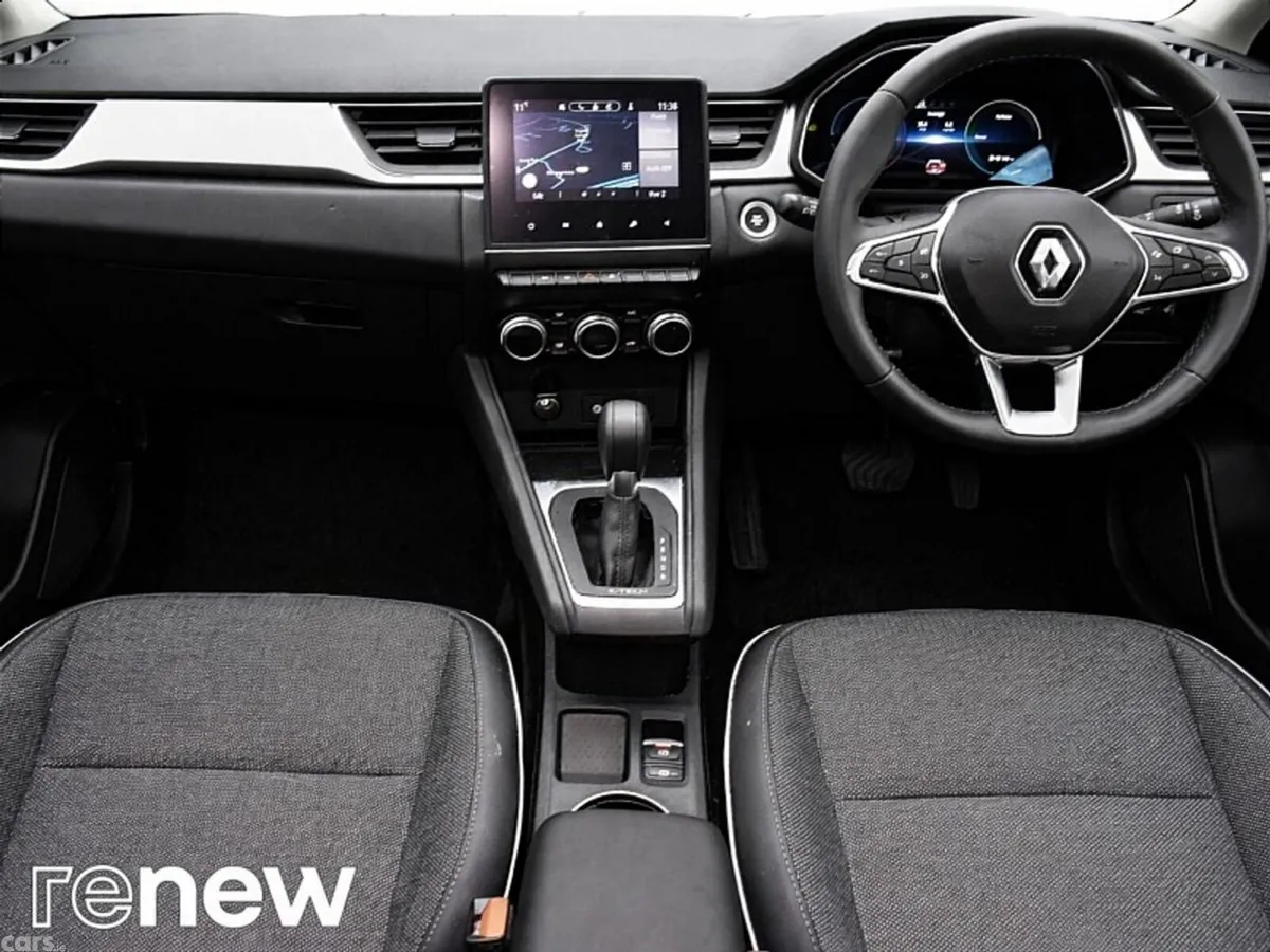 Renault Captur SUV, Petrol Plug-in Hybrid, 2023, White