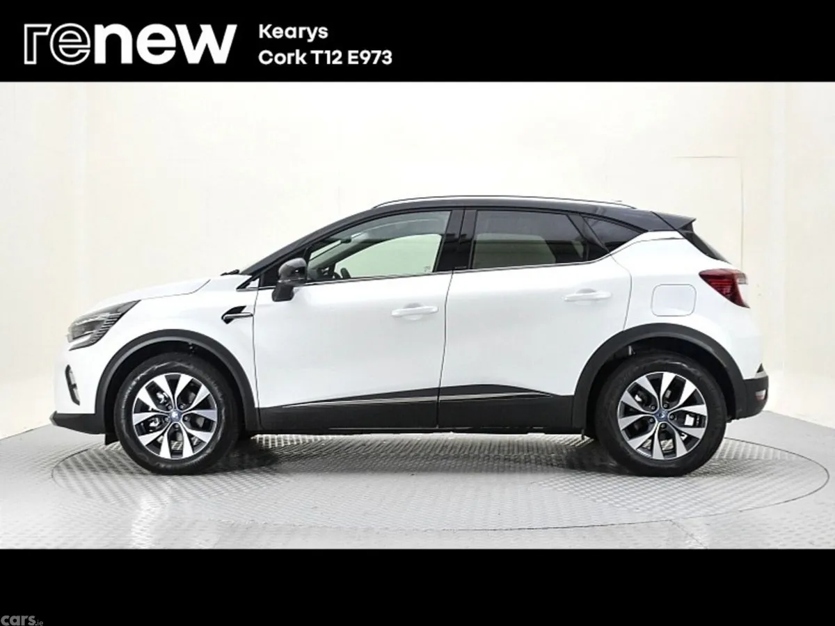 Renault Captur SUV, Petrol Plug-in Hybrid, 2023, White