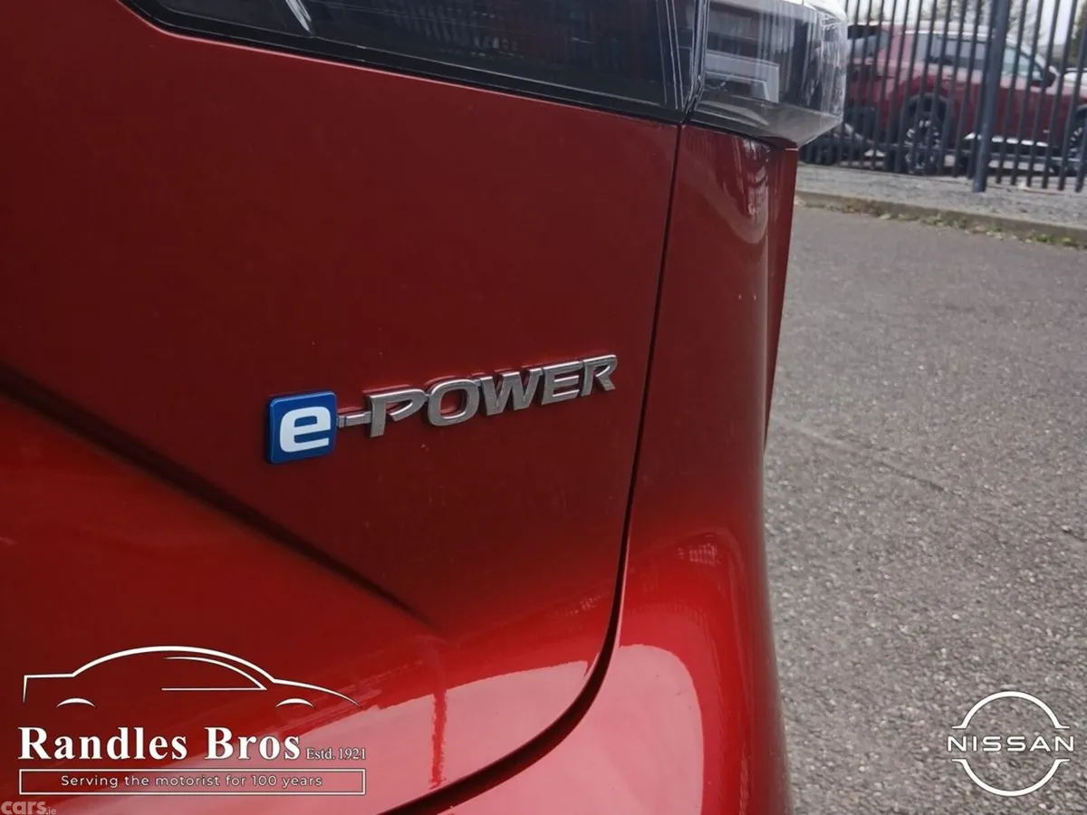Nissan Qashqai MPV, Petrol Hybrid, 2026, Red