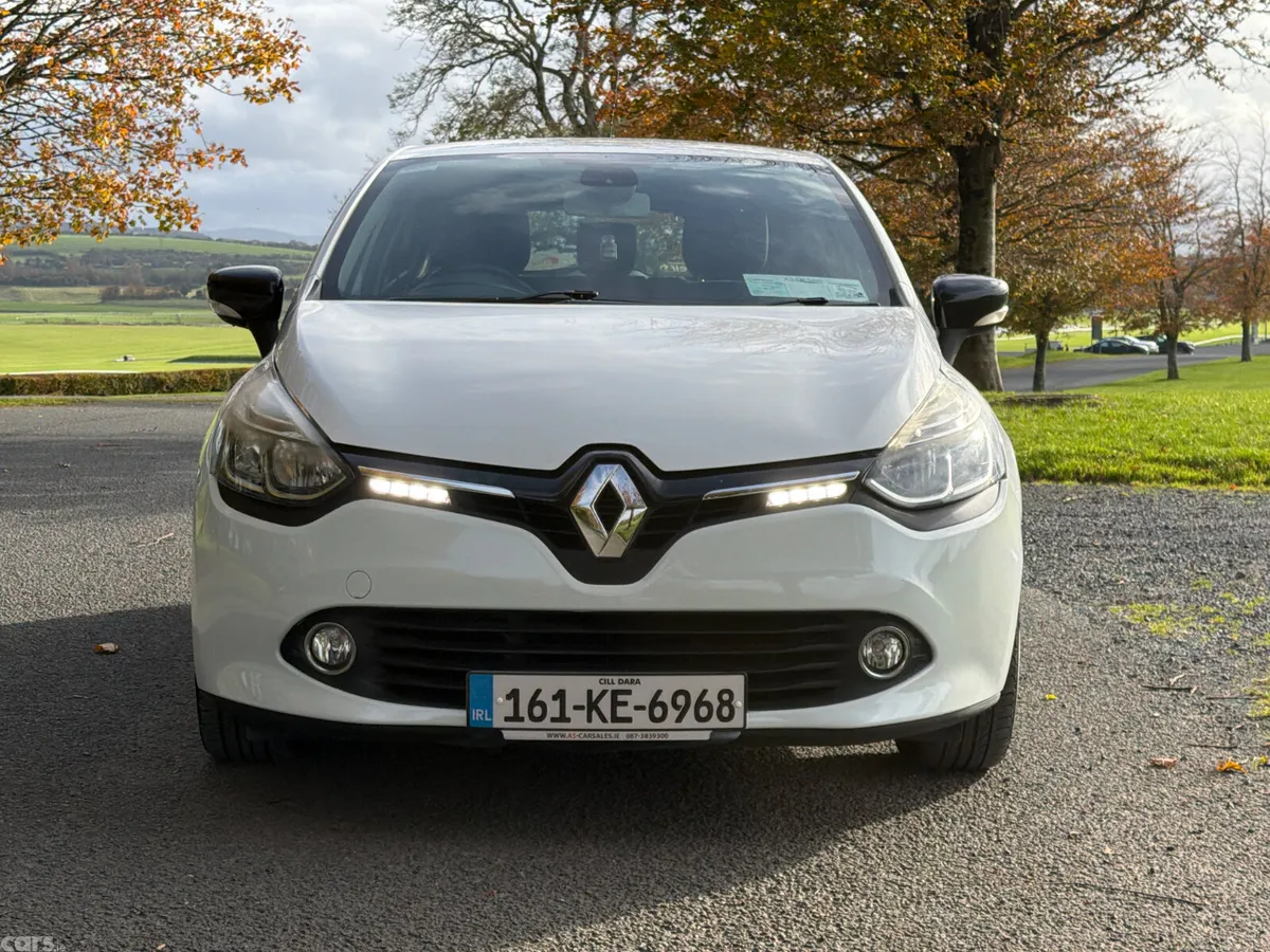 Renault Clio Hatchback, Petrol, 2016, White