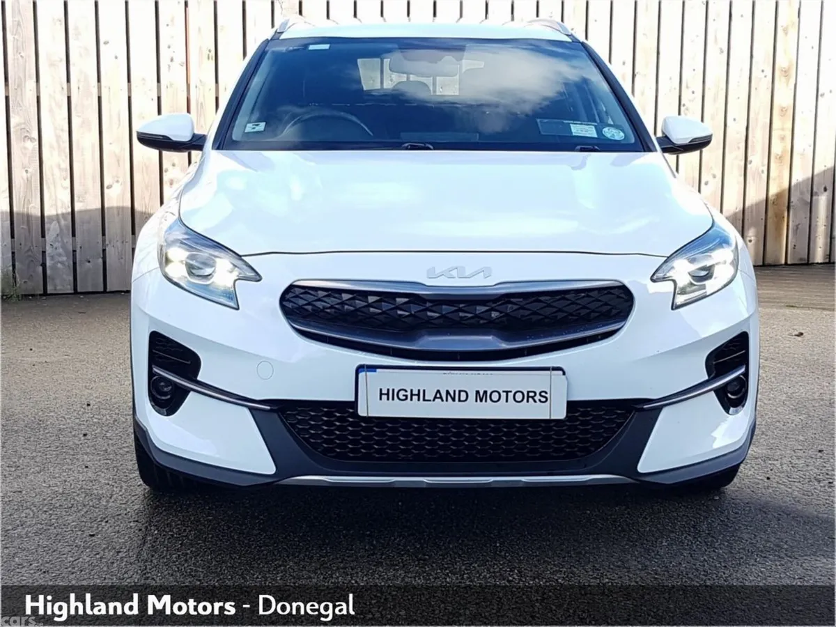 Kia XCeed Hatchback, Petrol Plug-in Hybrid, 2022, White