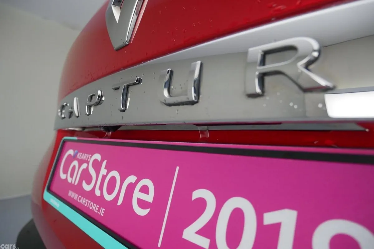 Renault Captur SUV, Diesel, 2019, Red
