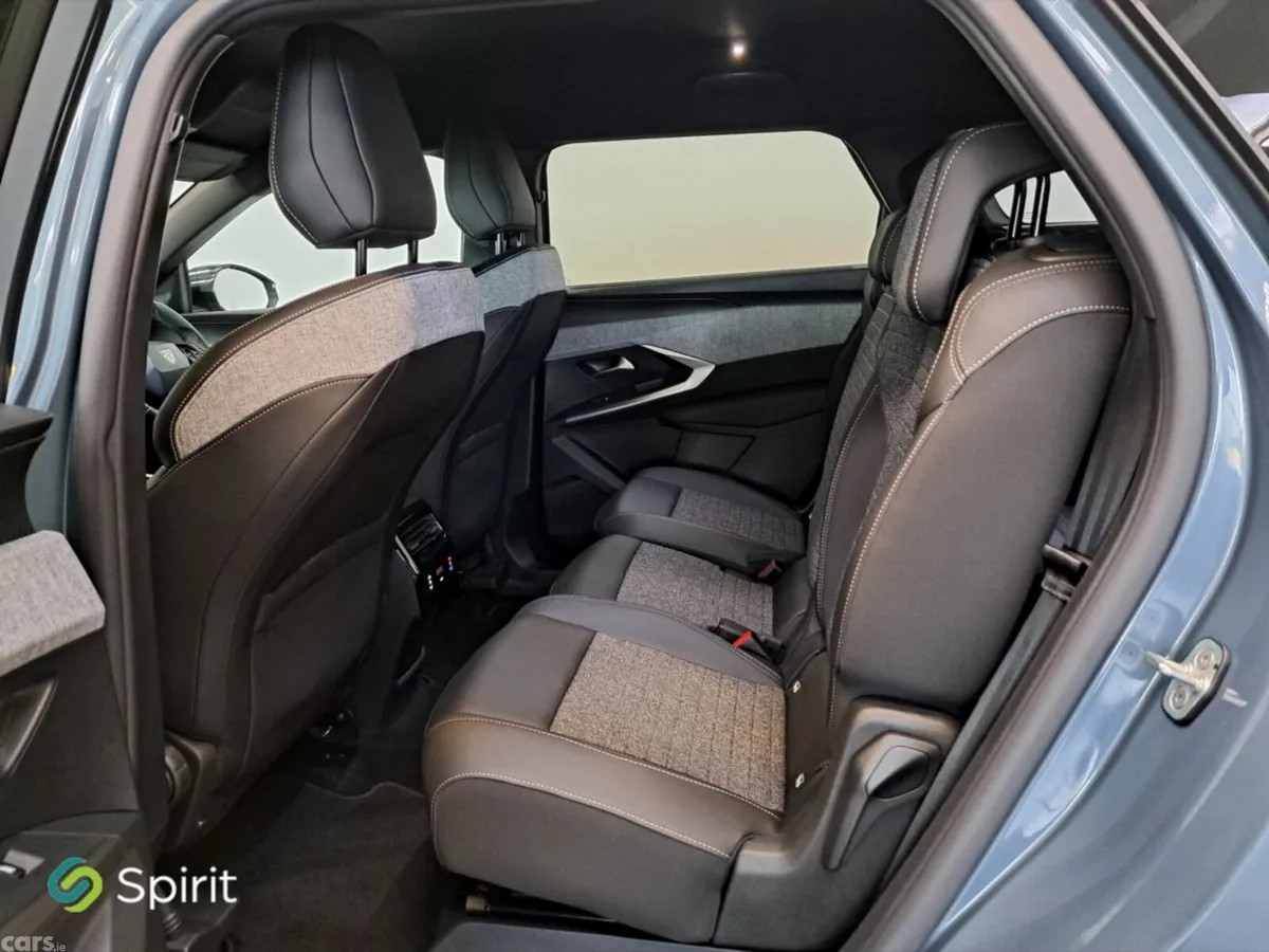 Peugeot 5008 MPV, Petrol Hybrid, 2026, Blue