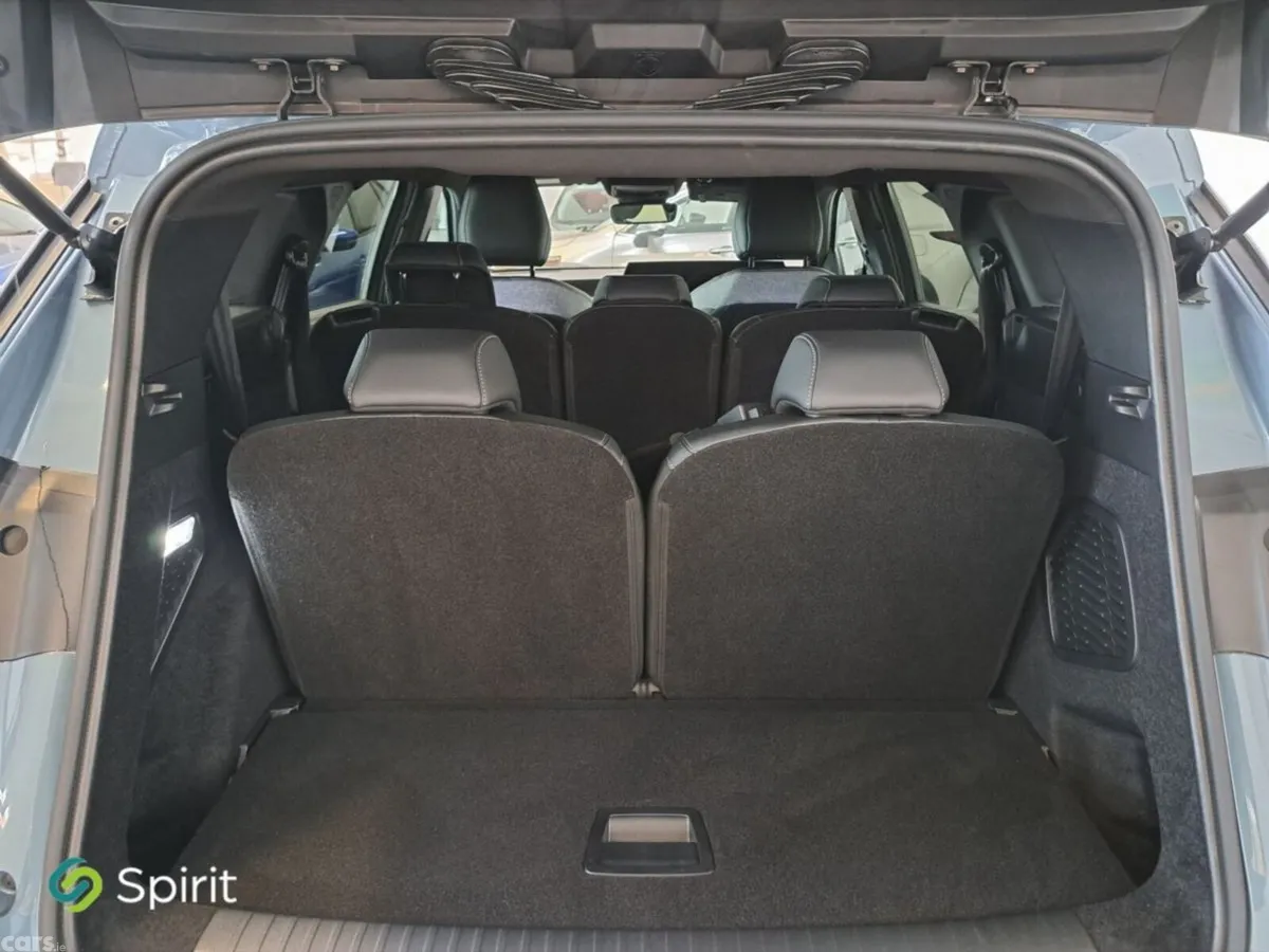 Peugeot 5008 MPV, Petrol Hybrid, 2026, Blue