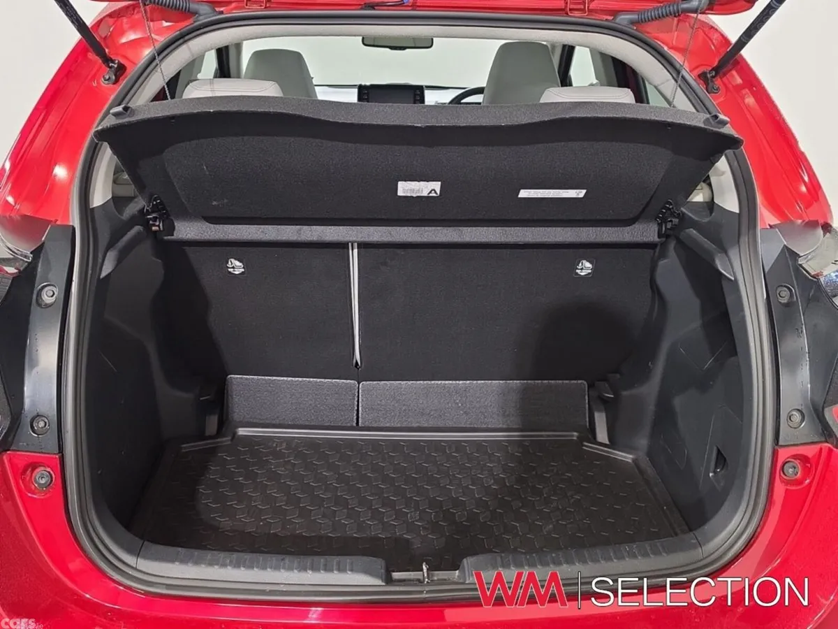 Toyota Yaris Hatchback, Petrol Hybrid, 2023, Red
