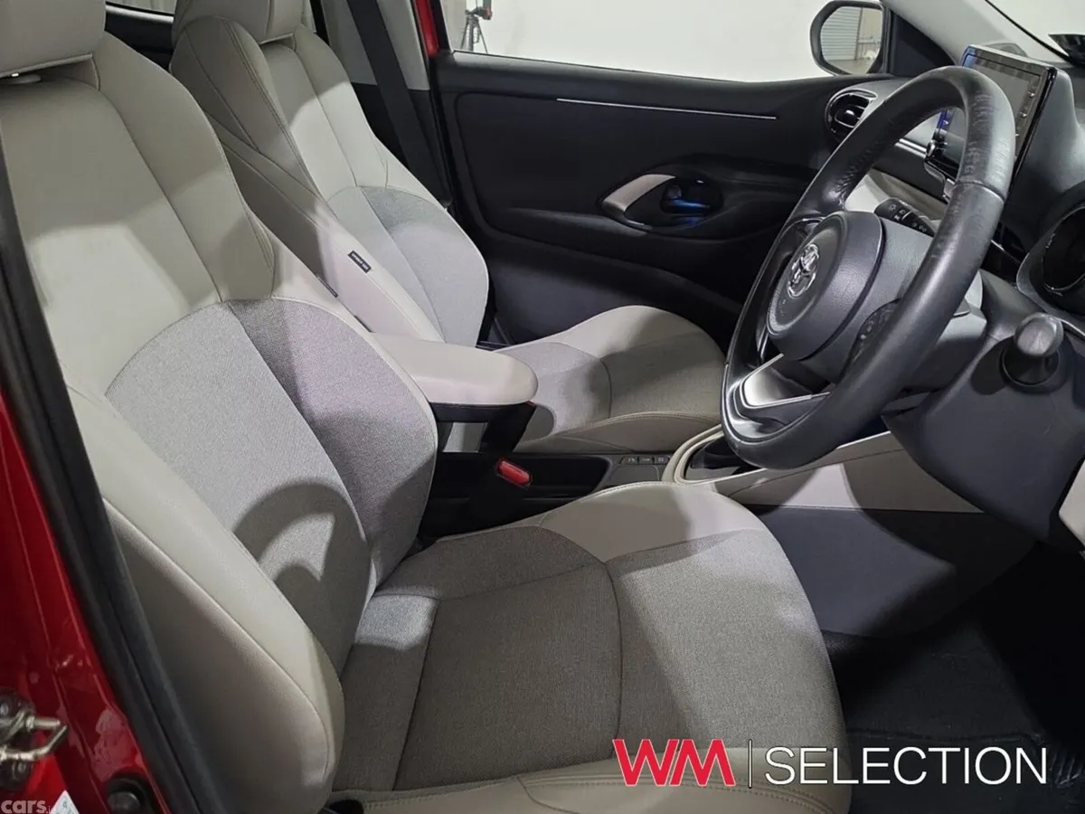 Toyota Yaris Hatchback, Petrol Hybrid, 2023, Red
