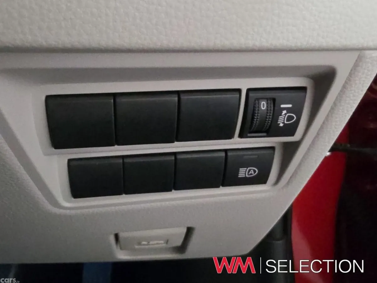 Toyota Yaris Hatchback, Petrol Hybrid, 2023, Red