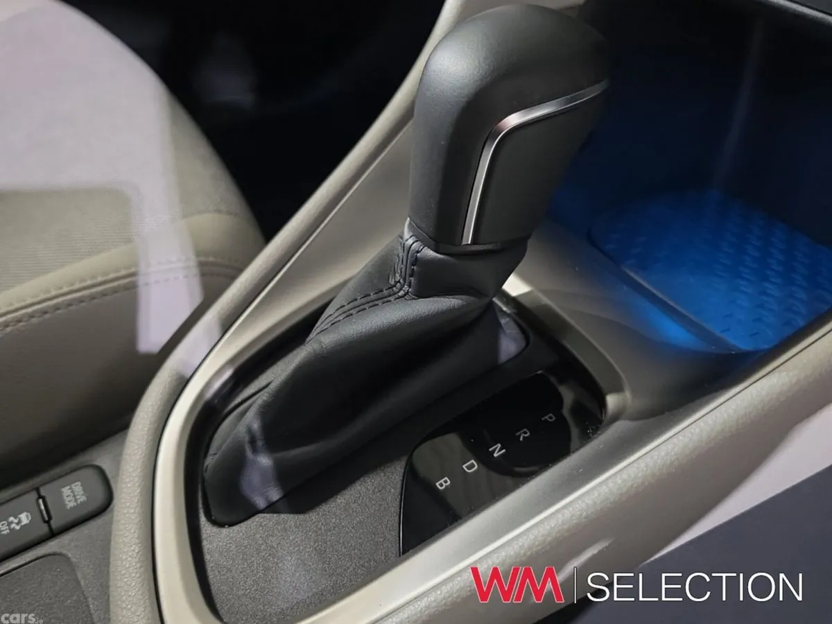 Toyota Yaris Hatchback, Petrol Hybrid, 2023, Red