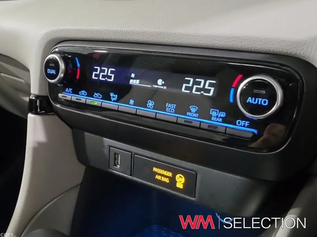 Toyota Yaris Hatchback, Petrol Hybrid, 2023, Red