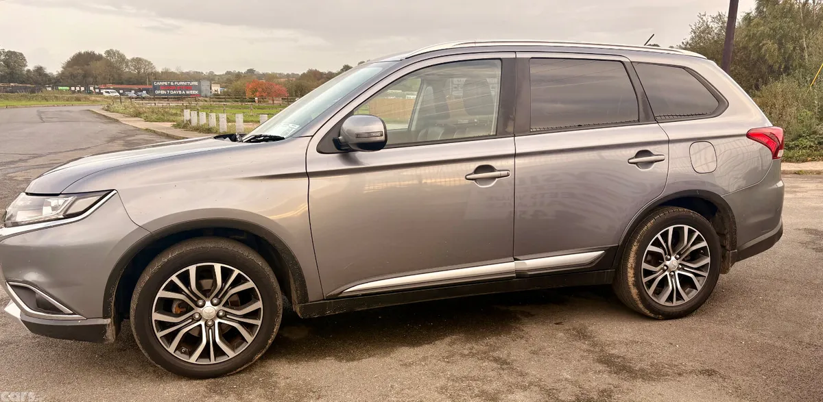 Mitsubishi Outlander SUV, Diesel, 2016, Grey