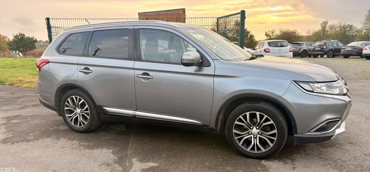 Mitsubishi Outlander SUV, Diesel, 2016, Grey