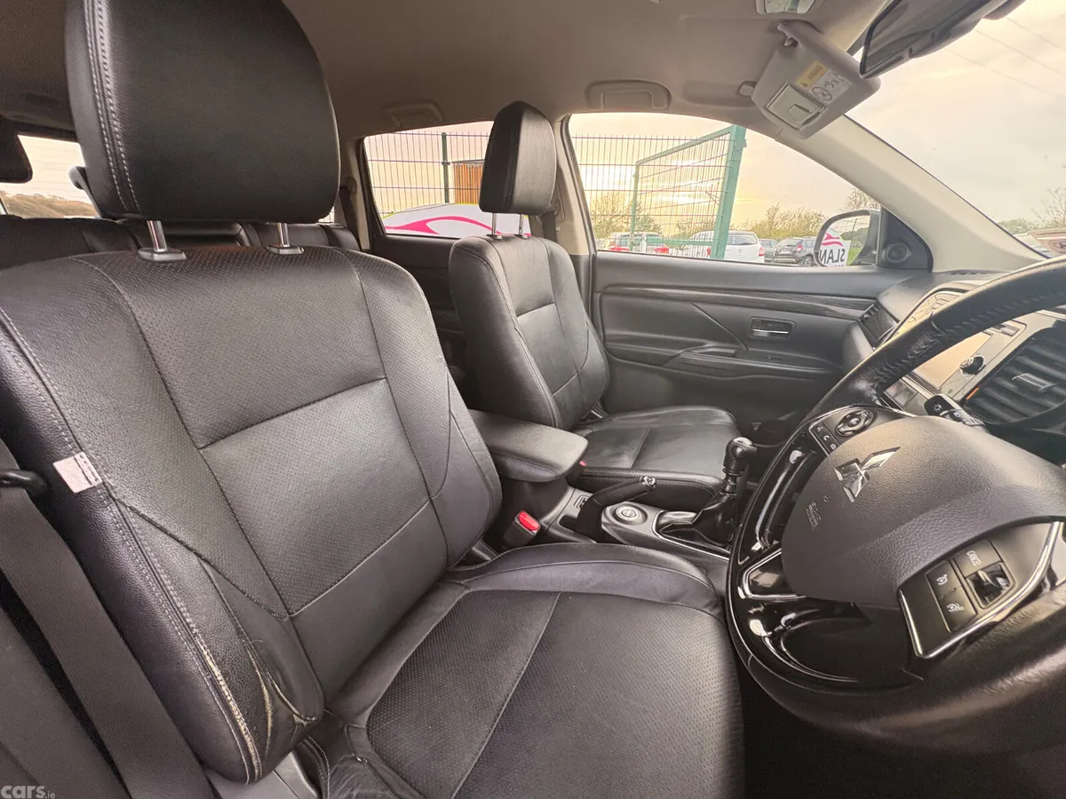 Mitsubishi Outlander SUV, Diesel, 2016, Grey