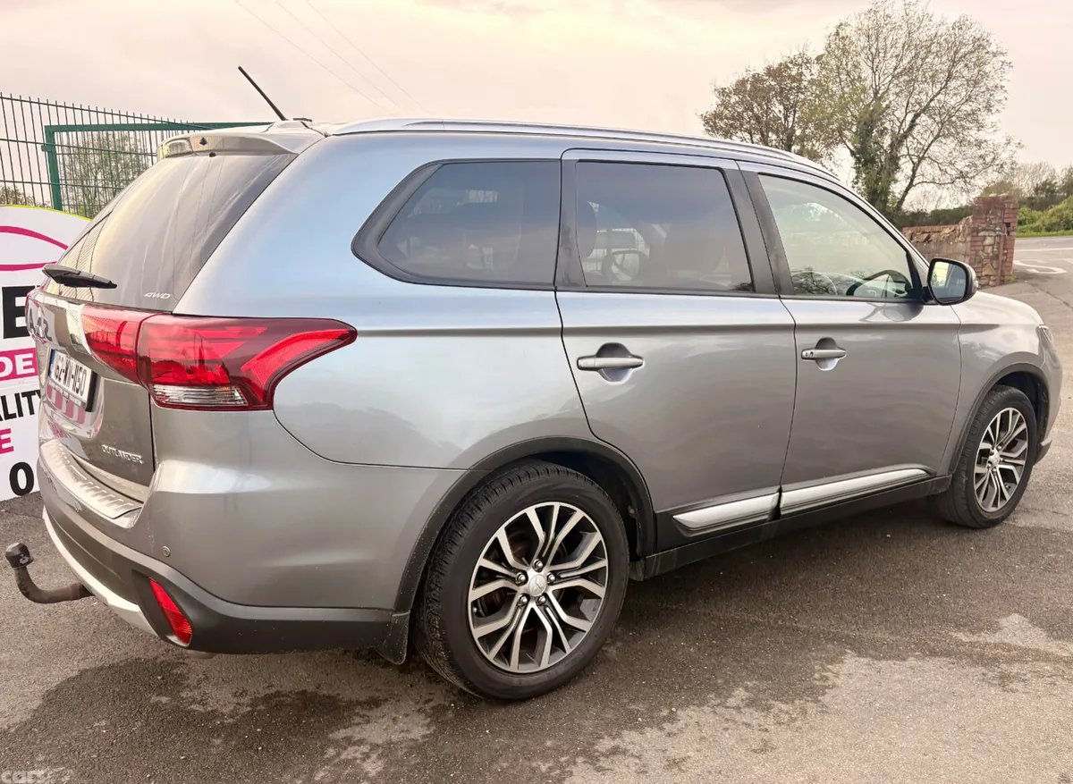 Mitsubishi Outlander SUV, Diesel, 2016, Grey
