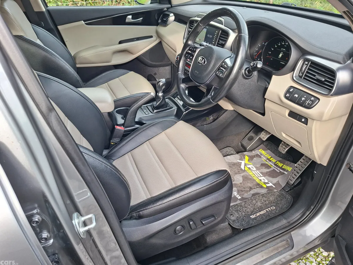 Kia Sorento SUV, Diesel, 2019, Grey