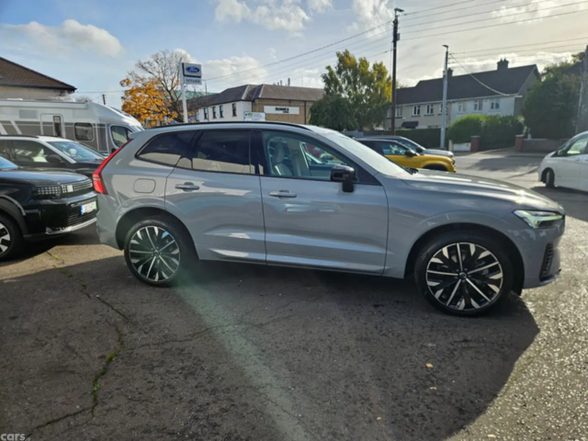 Volvo XC60 Estate, Petrol Plug-in Hybrid, 2026, Grey