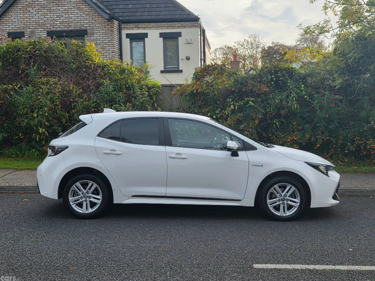 Toyota Corolla Hatchback, Petrol Hybrid, 2021, White