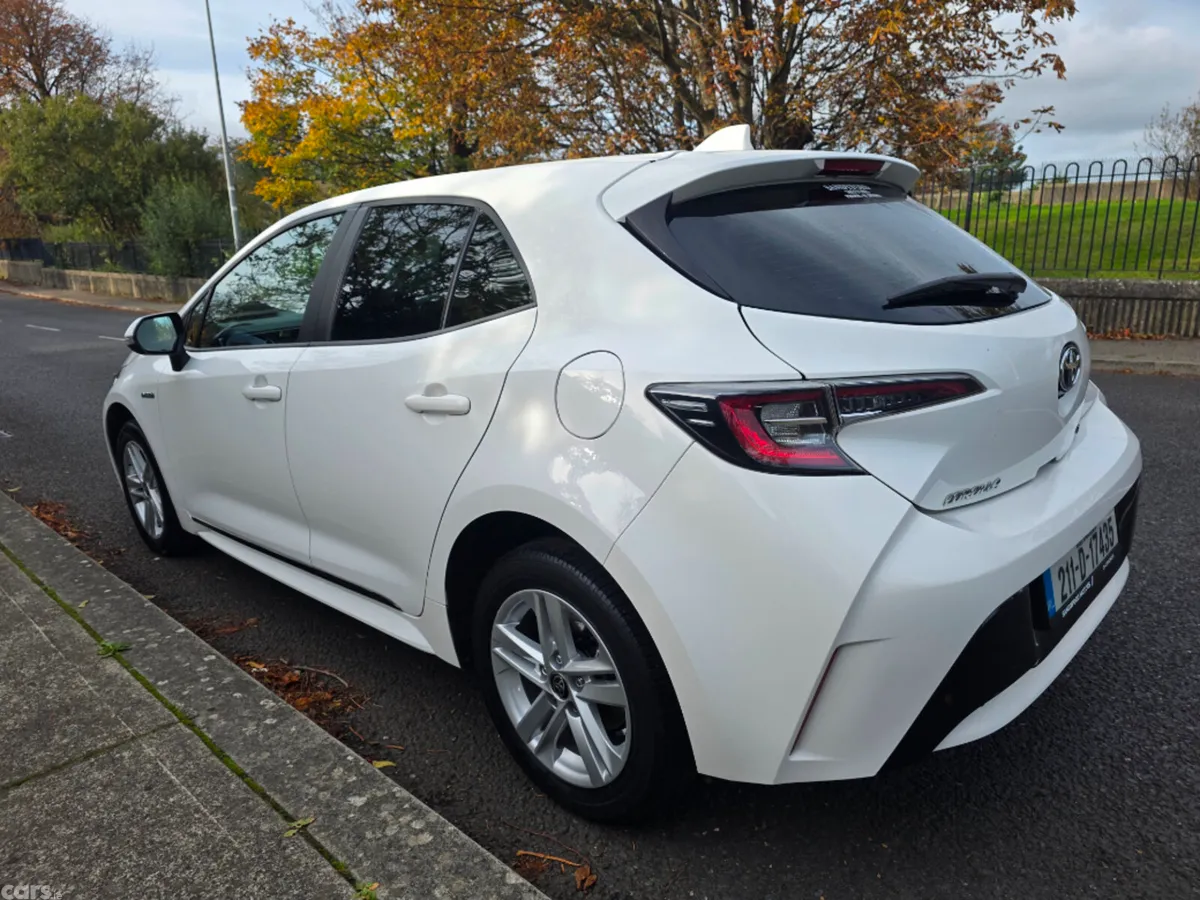 Toyota Corolla Hatchback, Petrol Hybrid, 2021, White