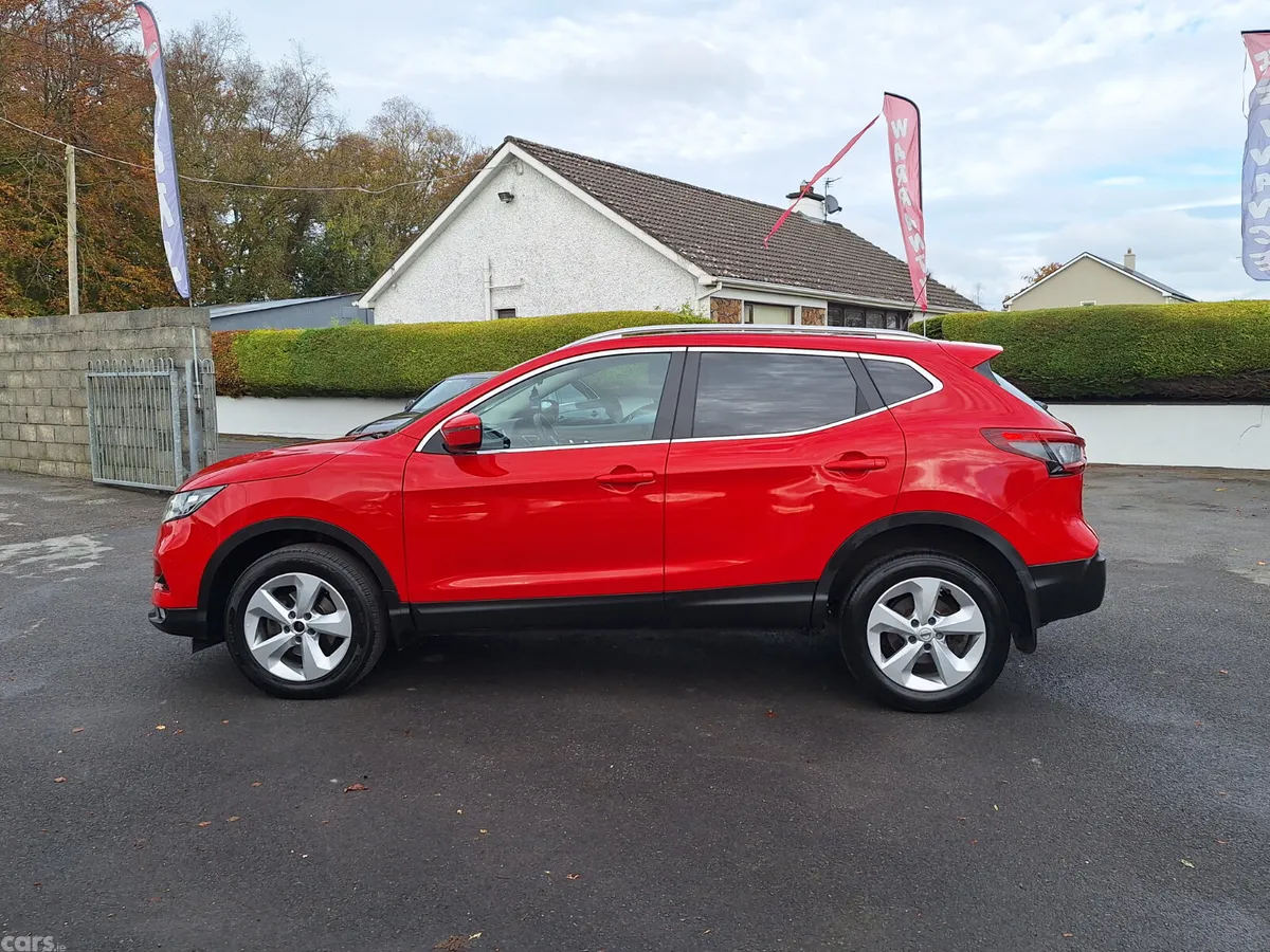 Nissan Qashqai MPV, Diesel, 2020, Red