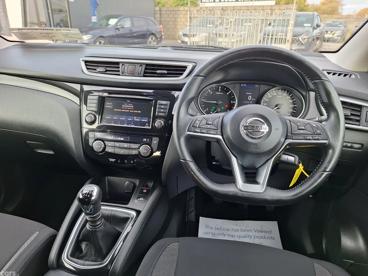 Nissan Qashqai MPV, Diesel, 2020, Red
