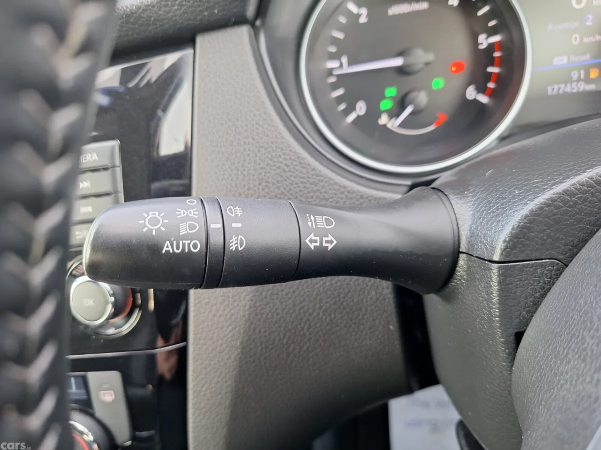 Nissan Qashqai MPV, Diesel, 2020, Red