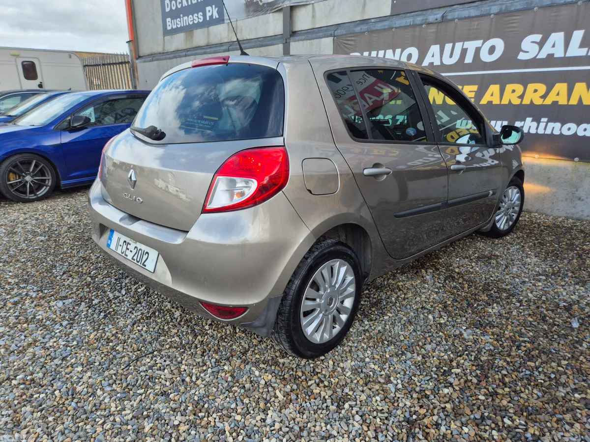Renault Clio Hatchback, Petrol, 2011, Gold