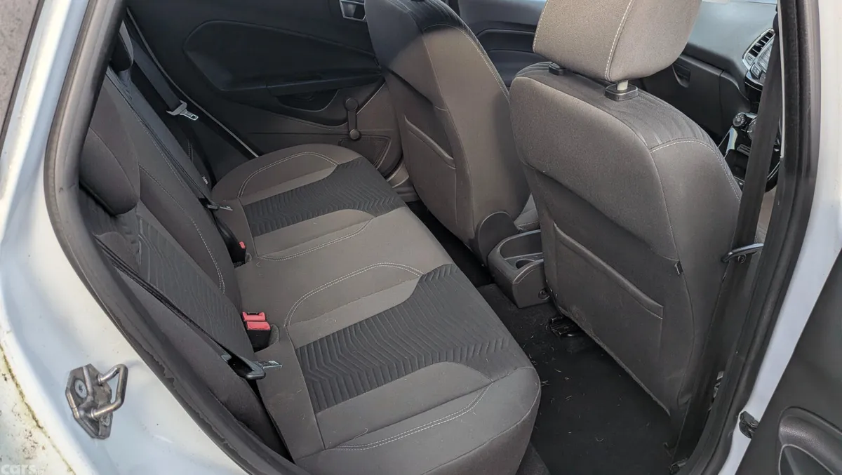 Ford Fiesta Hatchback, Petrol, 2015, White