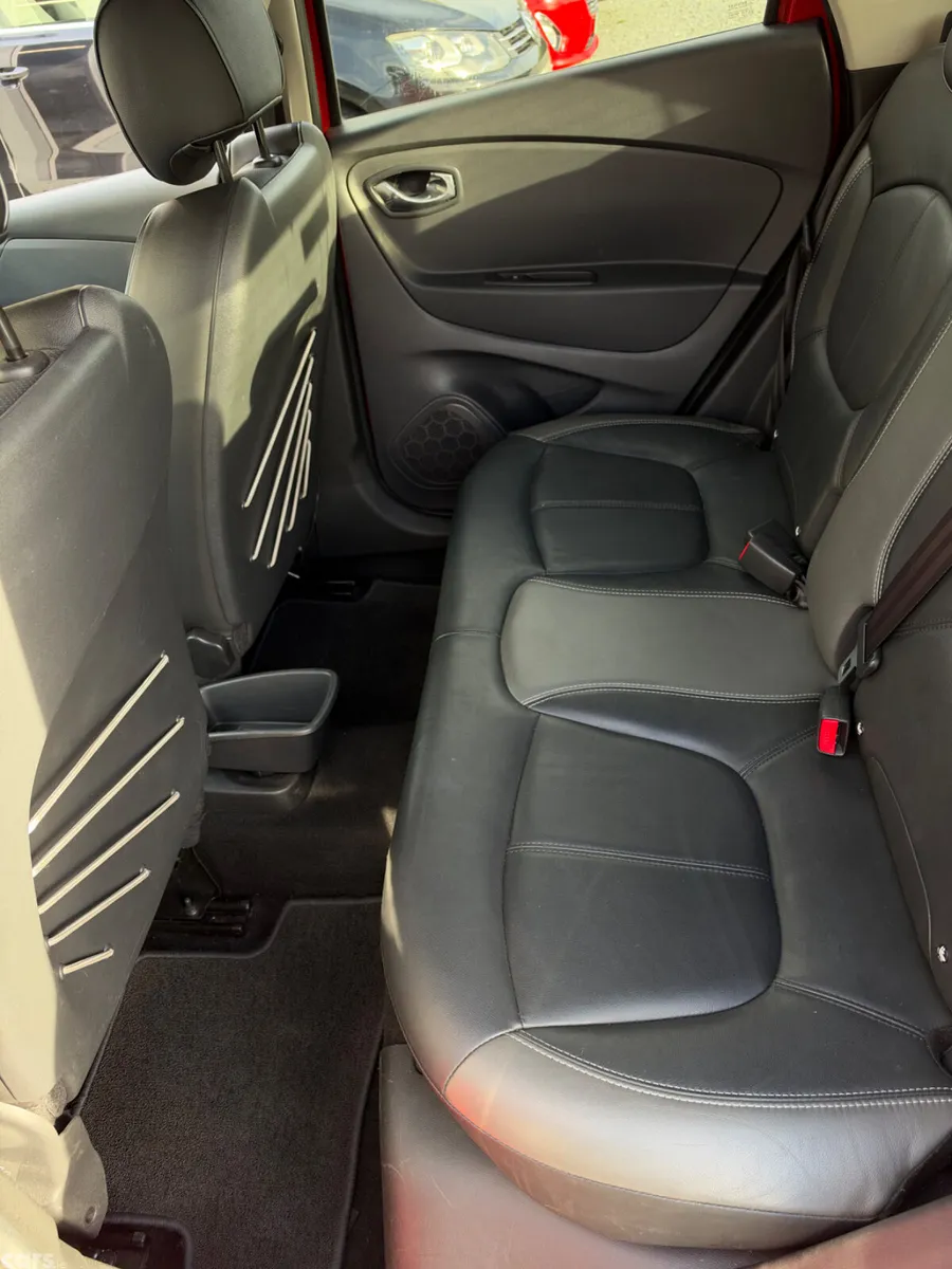 Renault Captur Hatchback, Diesel, 2017, Red