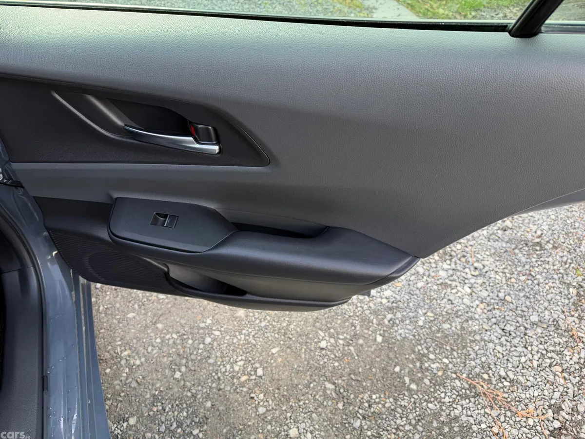 Toyota Prius Saloon, Petrol Hybrid, 2023, Blue