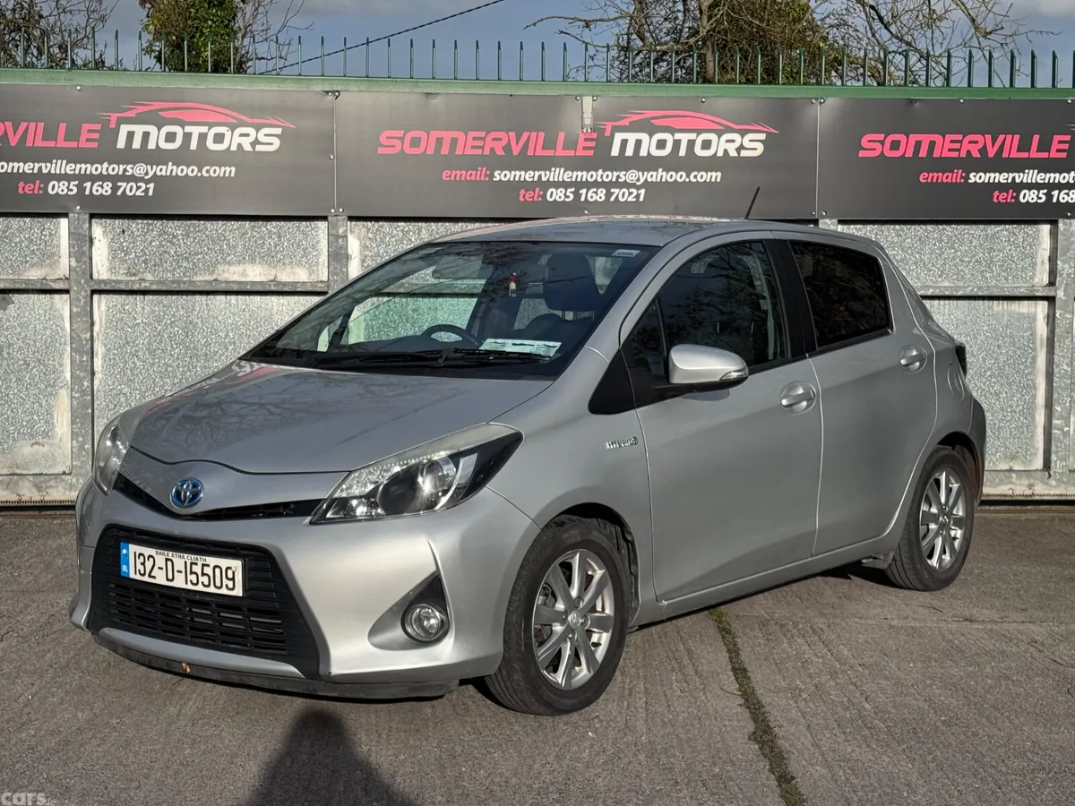 Toyota Yaris Hatchback, Petrol Hybrid, 2013, Silver