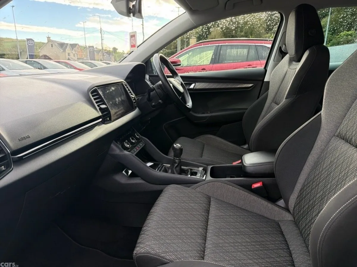 Skoda Karoq Estate, Diesel, 2023, Grey