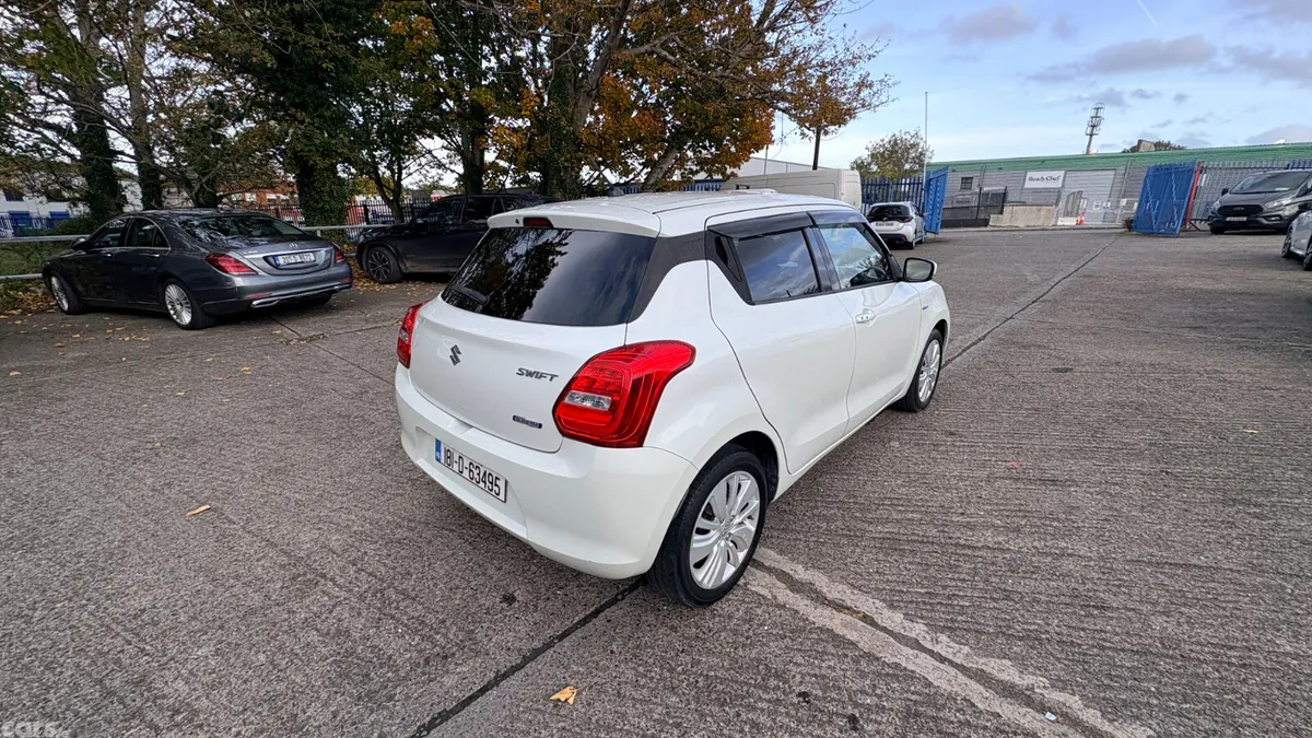 Suzuki Swift Hatchback, Petrol Hybrid, 2018, White