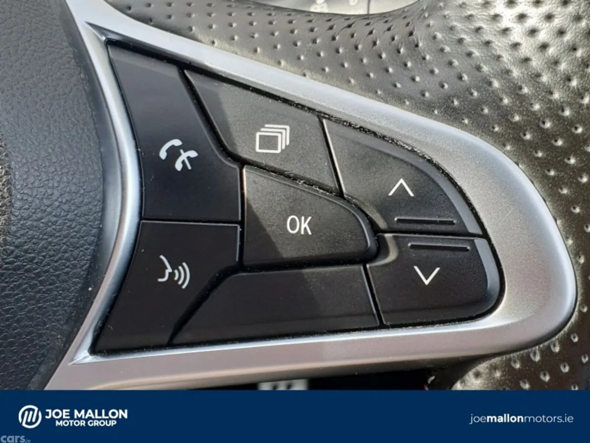 Renault Arkana Hatchback, Petrol, 2022, Red