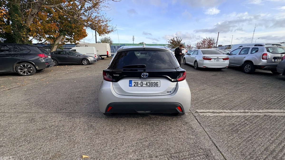 Toyota Yaris Hatchback, Petrol Hybrid, 2021, Silver