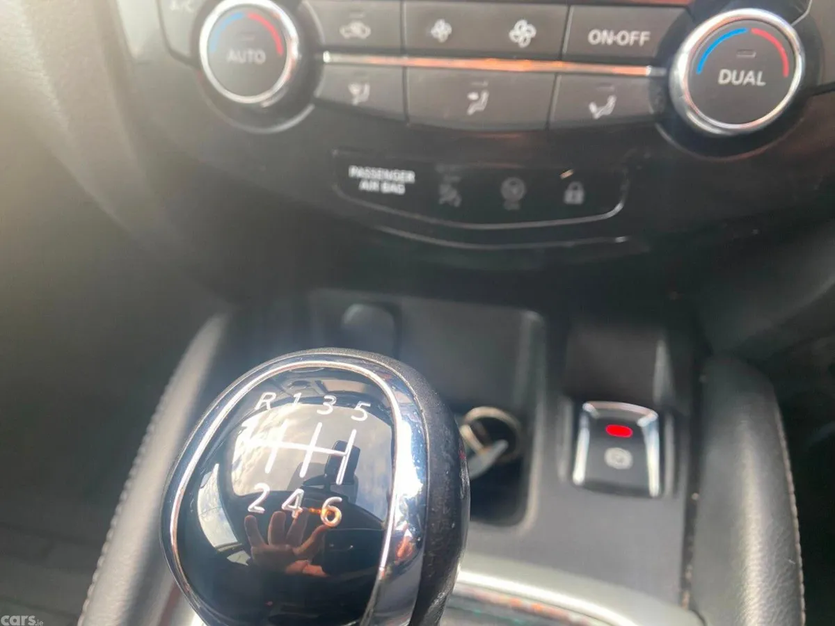Nissan Qashqai Hatchback, Diesel, 2016, Grey