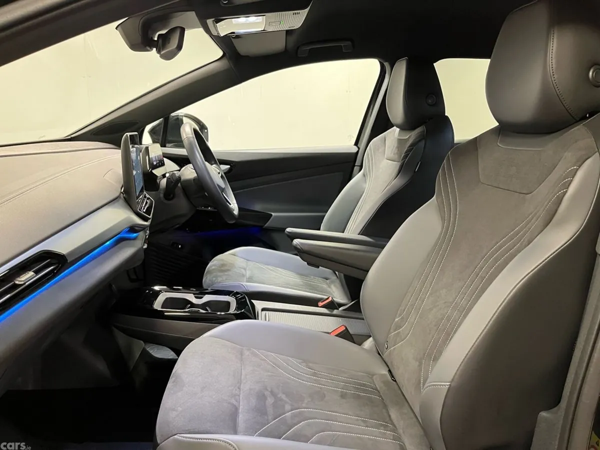 Volkswagen ID.4 SUV, Electric, 2025, Black