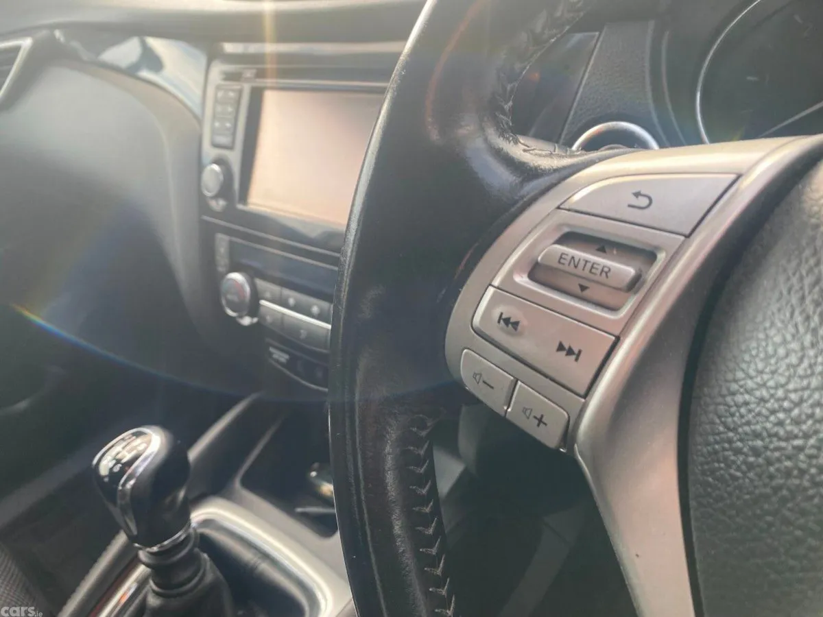Nissan Qashqai Hatchback, Diesel, 2016, Grey