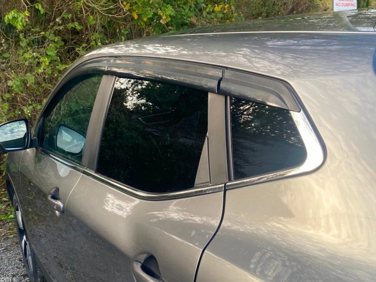 Nissan Qashqai Hatchback, Diesel, 2016, Grey