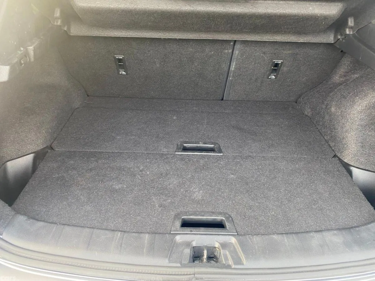 Nissan Qashqai Hatchback, Diesel, 2016, Grey