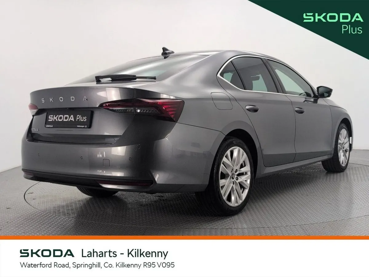 Skoda Octavia Saloon, Diesel, 2026, Grey