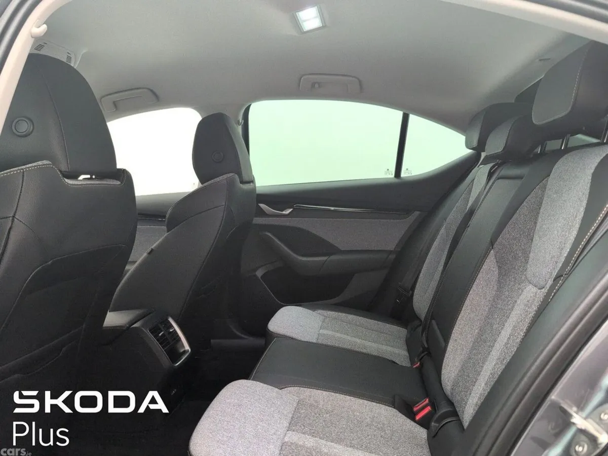 Skoda Octavia Saloon, Diesel, 2026, Grey