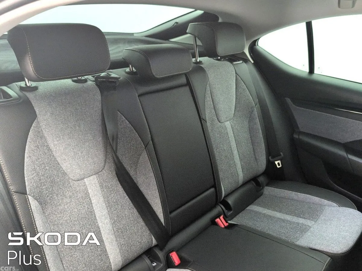 Skoda Octavia Saloon, Diesel, 2026, Grey