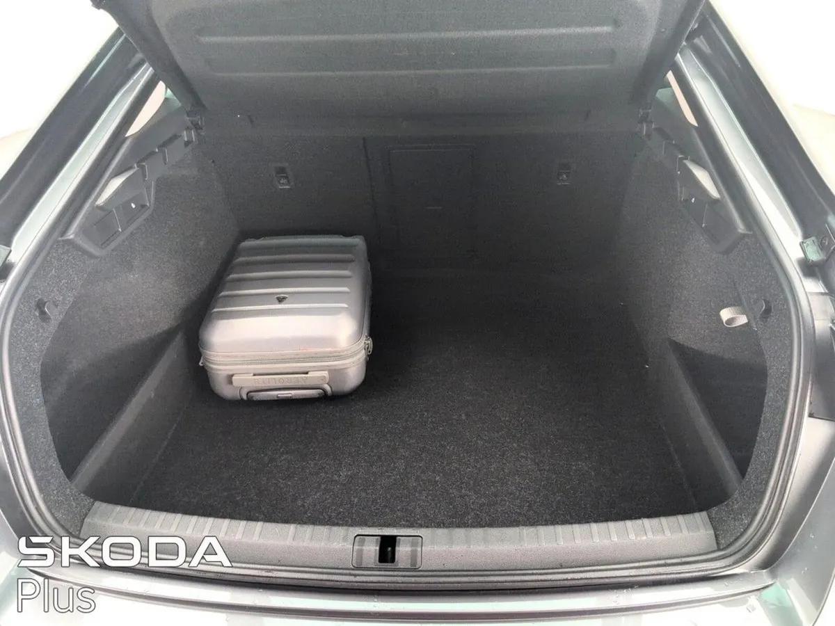 Skoda Octavia Saloon, Diesel, 2026, Grey