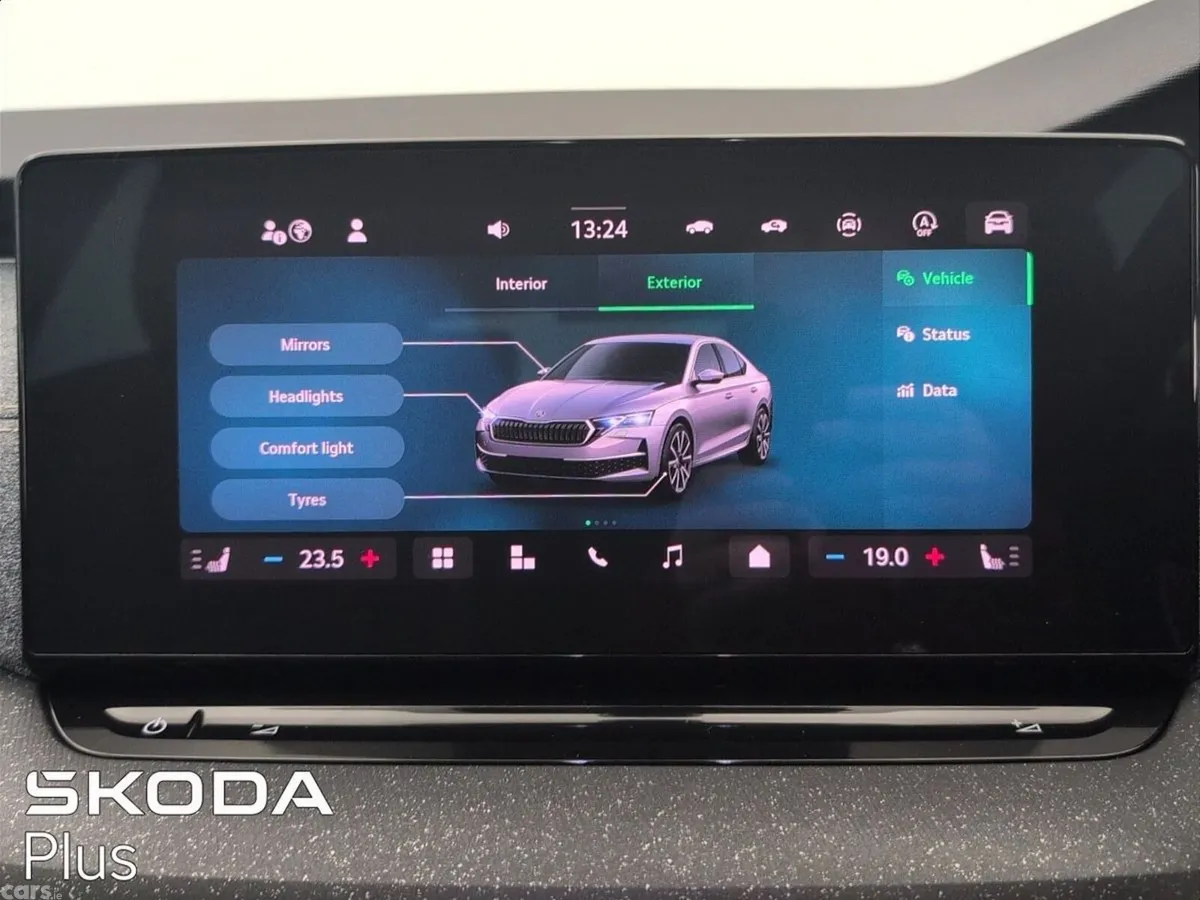 Skoda Octavia Saloon, Diesel, 2026, Grey