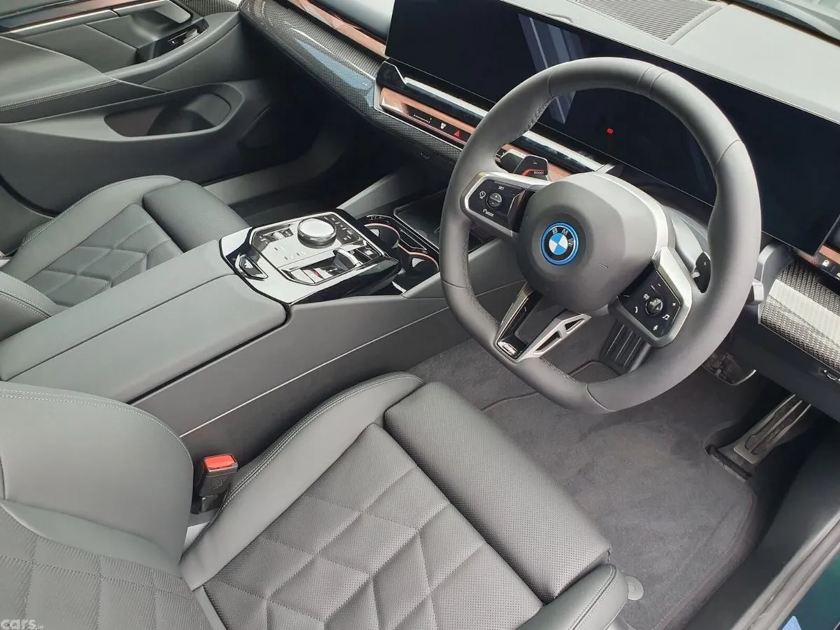 BMW 5-Series Saloon, Petrol Plug-in Hybrid, 2026, Green
