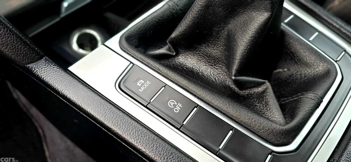 Volkswagen Passat Saloon, Diesel, 2015, Grey