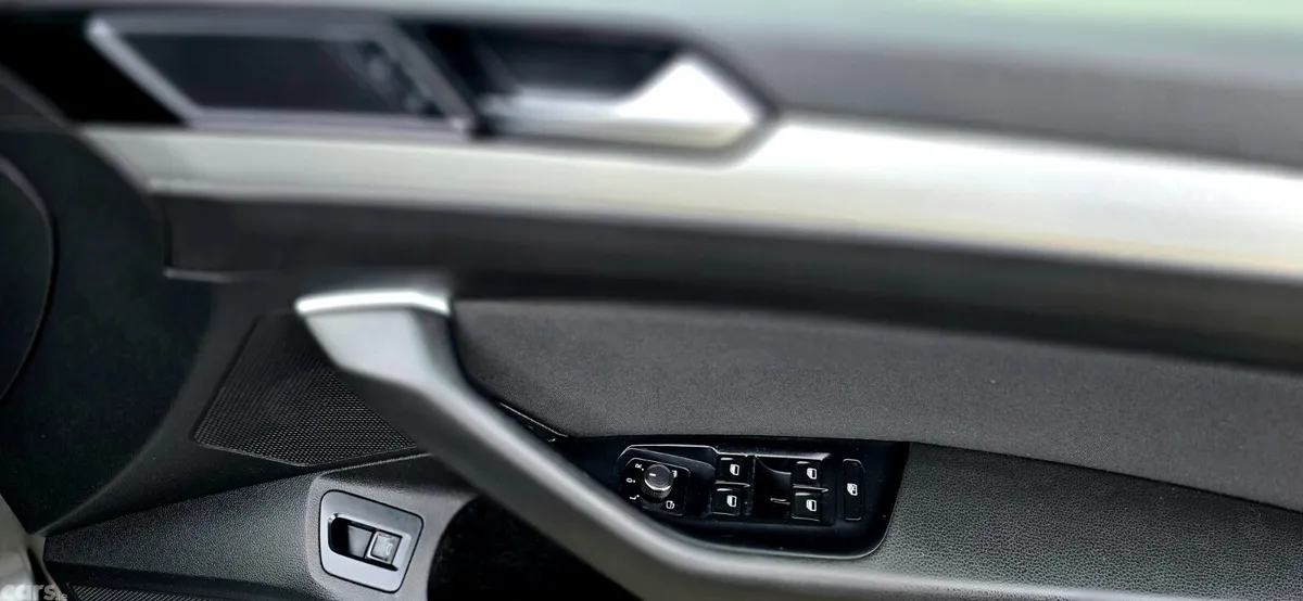 Volkswagen Passat Saloon, Diesel, 2015, Grey