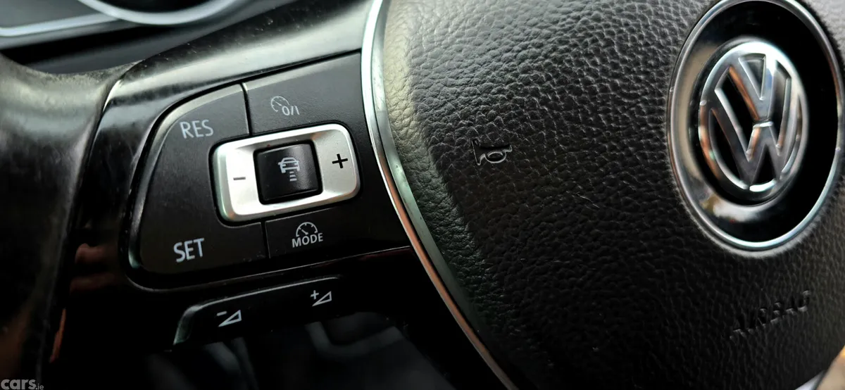 Volkswagen Passat Saloon, Diesel, 2015, Grey