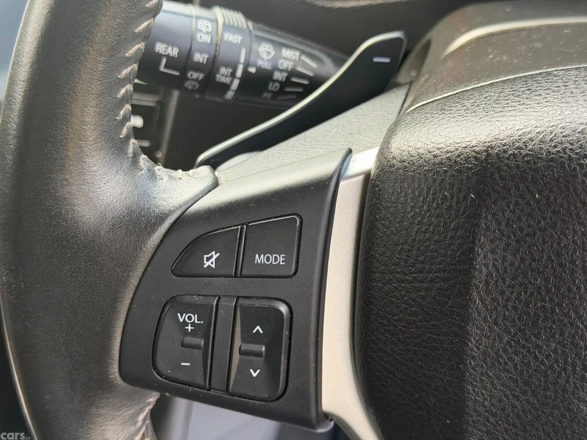 Suzuki Swift Hatchback, Petrol, 2015, White